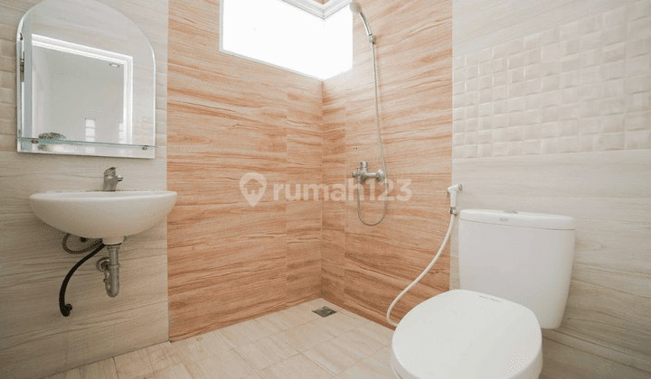 Rumah Cantik 2 Lantai di Lingkungan Asri Bogor Nirwana Residence  9