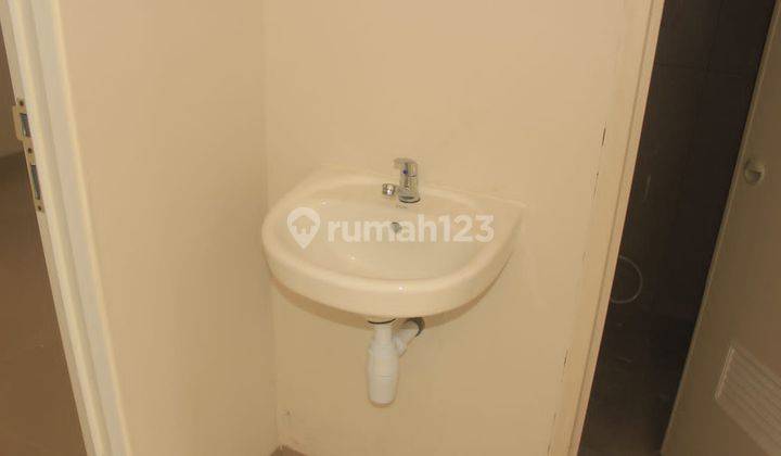 Rumah baru Bekasi Cantik SHM Bernuansa Eropa  11