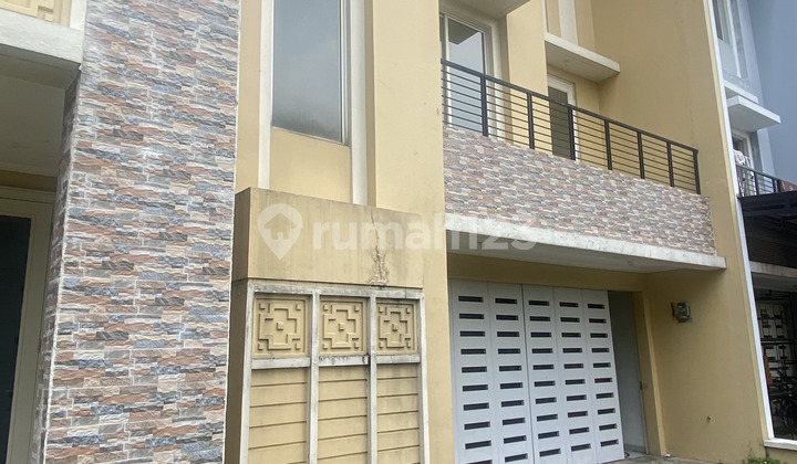 Rumah 3 Lantai di Sutera Onyx Alam Sutera, Tangerang Selatan Rumah 3 Lantai di Sutera Onyx Alam Sutera, Tangerang Selatan