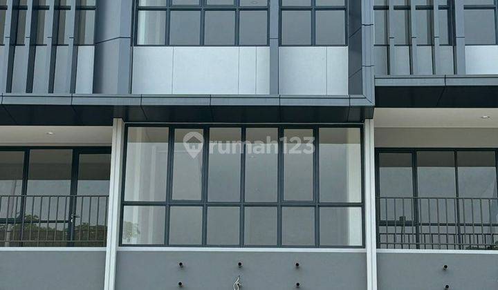 Disewa Ruko 3 Lantai Boulevard 4,5 X 13 Greenwich Bsd City 1