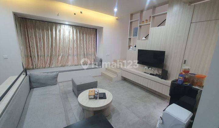 Rumah 3,5 Lantai Furnished di Tabebuya Cluster Impresahaus R 1