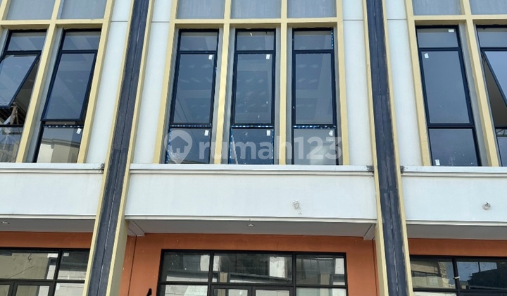 Disewakan Ruko Hudson 3 Lantai Alfreco Double Facade Gading Serpong Disewakan Ruko Hudson 3 Lantai Alfreco Double Facade Gading Serpong