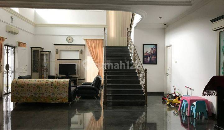 Rumah Bagus Sekali Semi Furnished di Ancol, Jakarta Utara 2