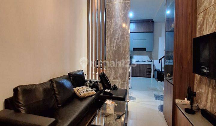 Dijual Cepaatt  Rumah Furnished Bagus di Taman Semanan Indah 1