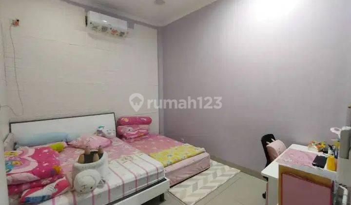 Dijual Rumah 2 Lantai Semi Furnished Sudah Renov di Taman Semanan Indah 2