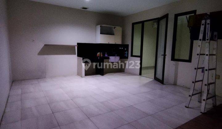 Dijual Rumah Bagus SHM 2 Lantai di Metland 2