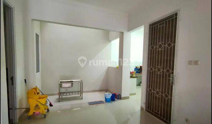 Dijual Rumah di Taman Meruya Ilir 3 Lantai Bagus Good Price 2