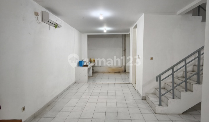 Cheapest Sale House in Palem Lestari 6*15 2.5 Floors West Jakarta 2