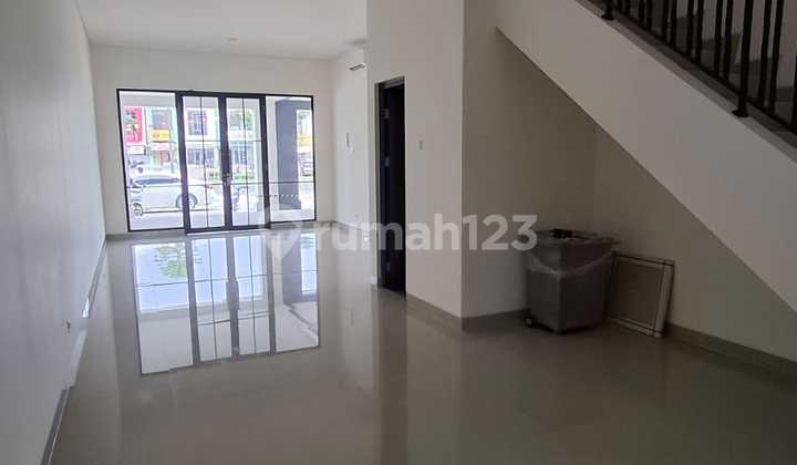 For Rent: Hudson Row House with Hook and Gading Serpong Body 2