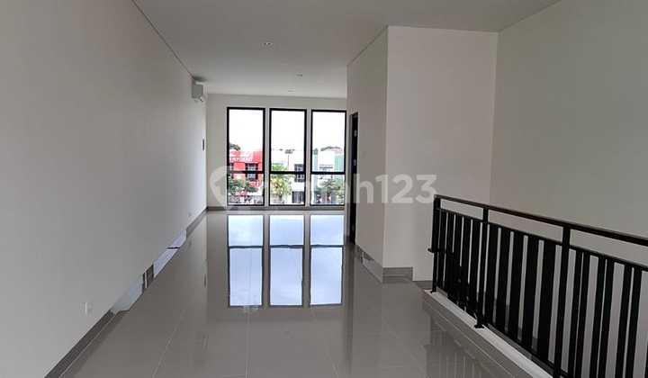 For Rent: Hudson Row House with Hook and Gading Serpong Body For Rent: Hudson Row House with Hook and Gading Serpong Body