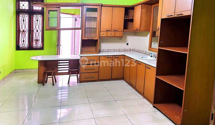 Disewakan Rumah Luas Semi Furnished Lengkap Di Senayan cocok untuk kantor 2
