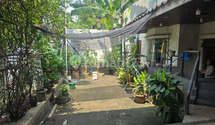 Dijual rumah di Green Garden 2 lantai perlu renov Jakarta barat