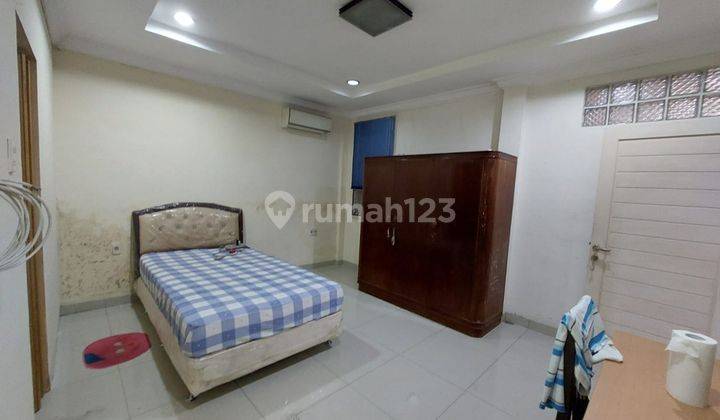 Dijual Cepat Rumah Inti Kota Jl Mantri Brigjend Katamso Maimun 8