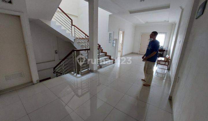 Dijual Cepat Rumah Inti Kota Jl Mantri Brigjend Katamso Maimun 14