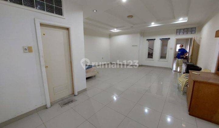 Dijual Cepat Rumah Inti Kota Jl Mantri Brigjend Katamso Maimun 19