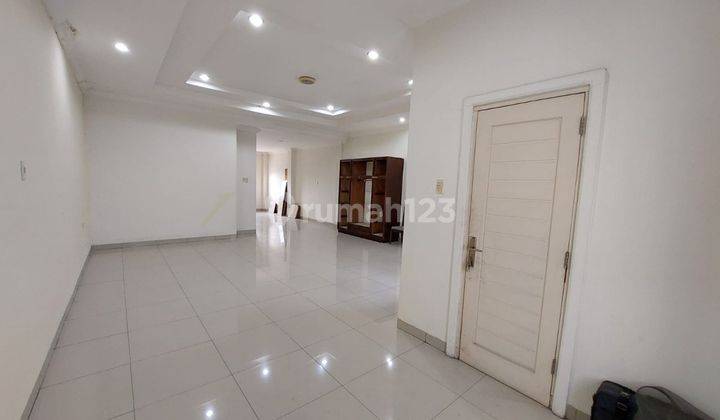Dijual Cepat Rumah Inti Kota Jl Mantri Brigjend Katamso Maimun 28