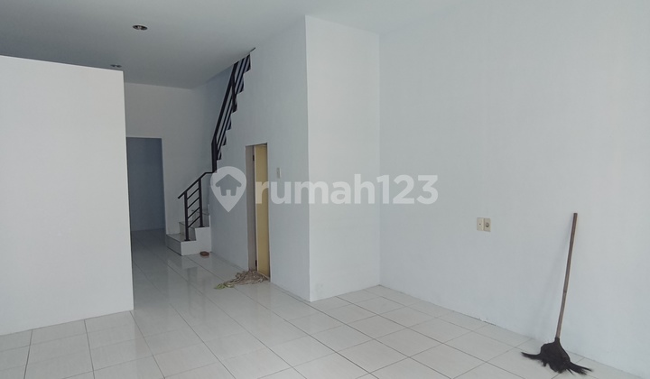 Disewakan Rumah Komplek Victoria Townhouse Daerah Titi Kuning 3