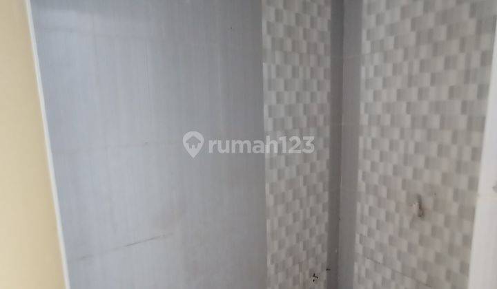 Disewakan Rumah Komplek Victoria Townhouse Daerah Titi Kuning 5