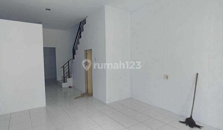Disewakan Rumah Victoria Townhouse Daerah Katamso Titi Kuning 3