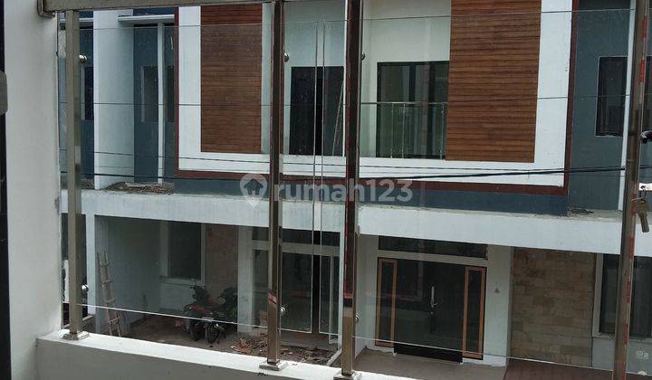 Dijual Rumah Bagus Dekat Komplek Jewel Garden 1