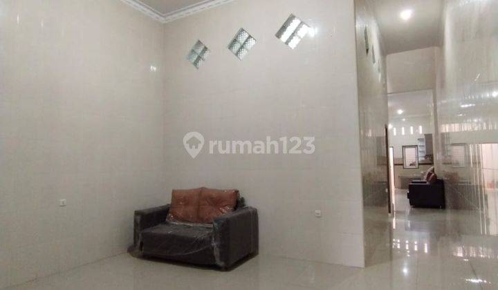 Rumah 2 Lantai Kondisi Baru Semi Furnished Sudah SHM Jalan Selam 2