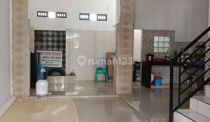 Dijual Rumah 2 Lantai Bagus Semi Furnished SHM Menteng 2