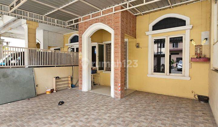 Dijual Rumah 2 Lantai Bagus Semi Furnished SHM Jalan Denai, Medan 1