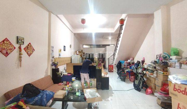 Rumah 3 Lantai Bagus Semi Furnished, Jalan Wahidin, Medan 2