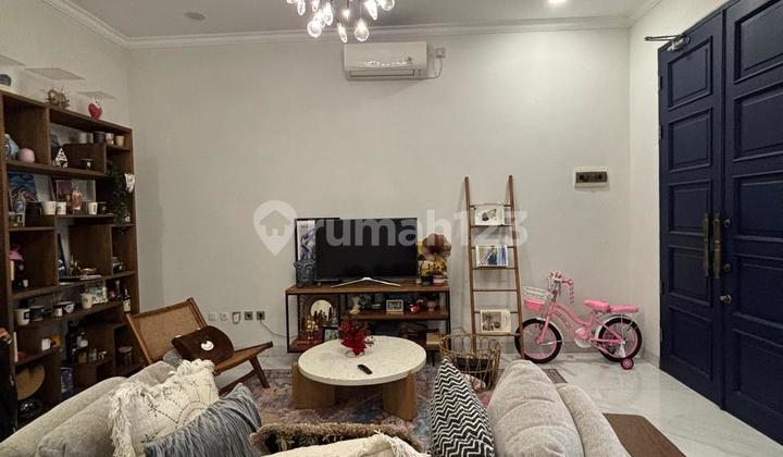 Hot Listing Kebayoran Baru! Rumah 2,5 Lantai Siap Huni 2