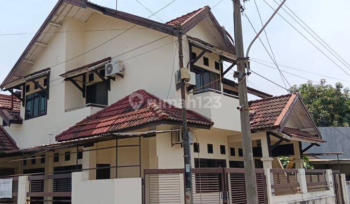 Dijual Rumah hook 2 Lt di Semarang Indah SHM Barat 2