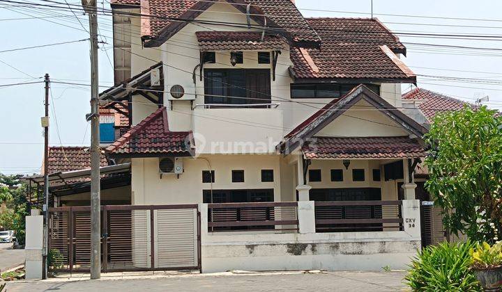 Dijual Rumah hook 2 Lt di Semarang Indah SHM Barat 2