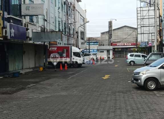 Disewakan Ruko 3 Lantai Di Ruko Gelora Mataram 2