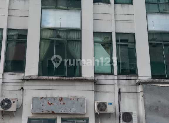 Disewakan Ruko 3 Lantai Di Ruko Gelora Mataram 1