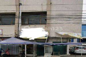 Disewakan Ruko 2 Lt Di Kartasura Bagus 100.0 m² 1
