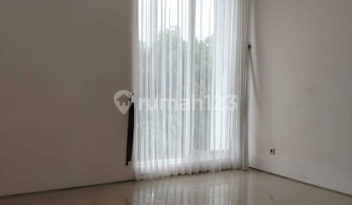 Disewakan Rumah 2 Lt Ivy Park Bsb City Bagus 2