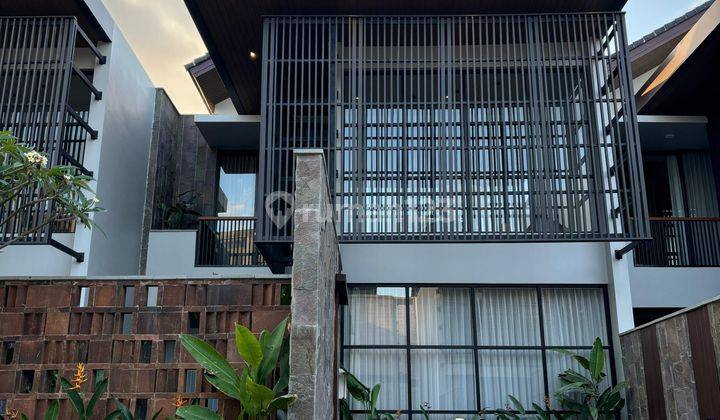 Dijual Rumah Mewah 2 Lantai di Canggu Bali SHM Baru 1