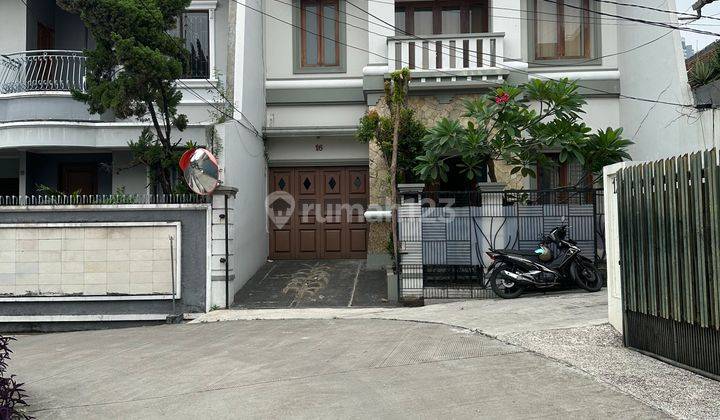 Rumah Cantik, Baru Renov Akses 2 Mobil Di Tomang Jakarta Barat 1