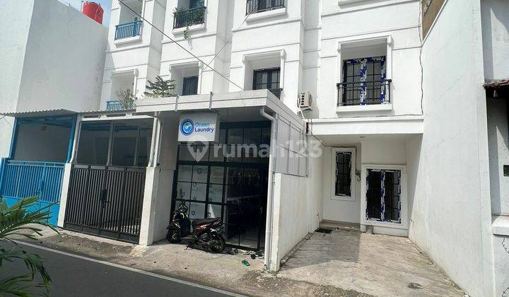 Rumah Baru Minimalis 3 Lantai di Menteng, Bagus, Akses Mobil  1