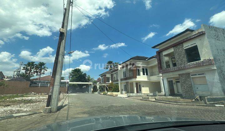 Rumah Dalam Custer, Area Hyar Residence Palagan Tentara Sleman  2