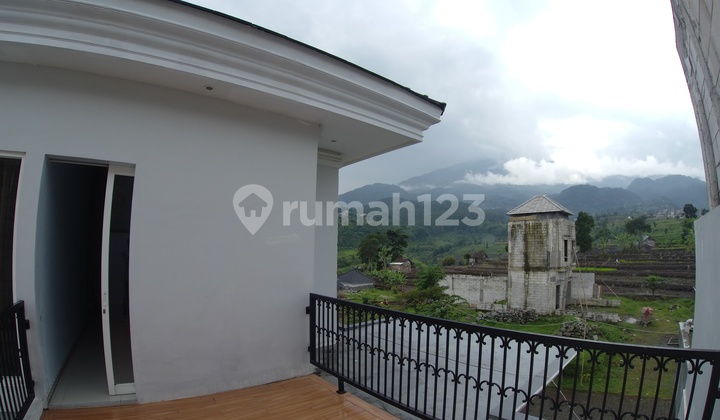 Villa 2 Lantai Private Pool Padusan Pacet Mojokerto 9