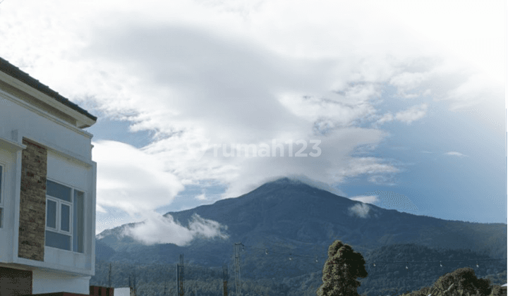 Villa Mewah Dengan Pemandangan Spektakuler di Pacet Mojokerto 4