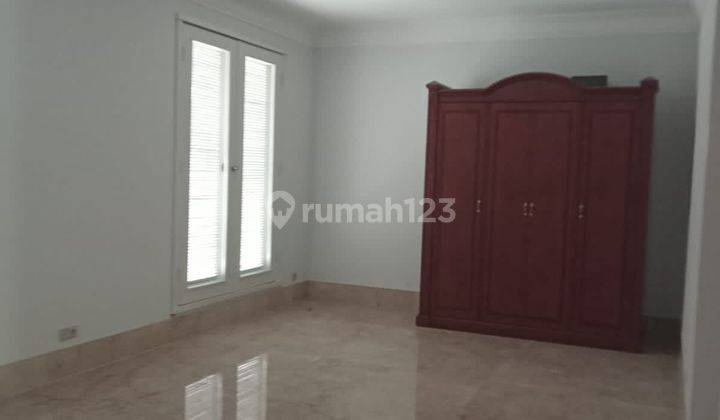 Rumah 2 Lantai Bagus Dan Terawat Di Jl. Lembang Dekat Taman Suropati, Disewakan 9