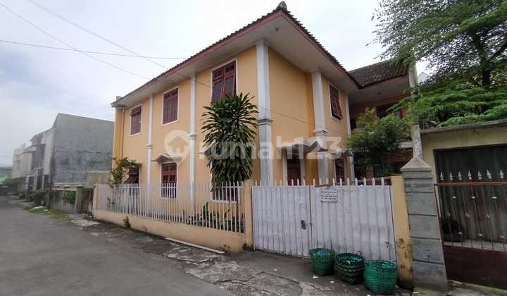 Strategic low-cost boarding near UMS campus, Mendungan, Pabelan, Kartasura, Solo. Strategic low-cost boarding near UMS campus, Mendungan, Pabelan, Kartasura, Solo.