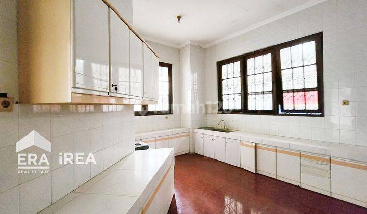Rumah Mewah 2 Lantai Bagus SHM di Solo Baru, Surakarta 10