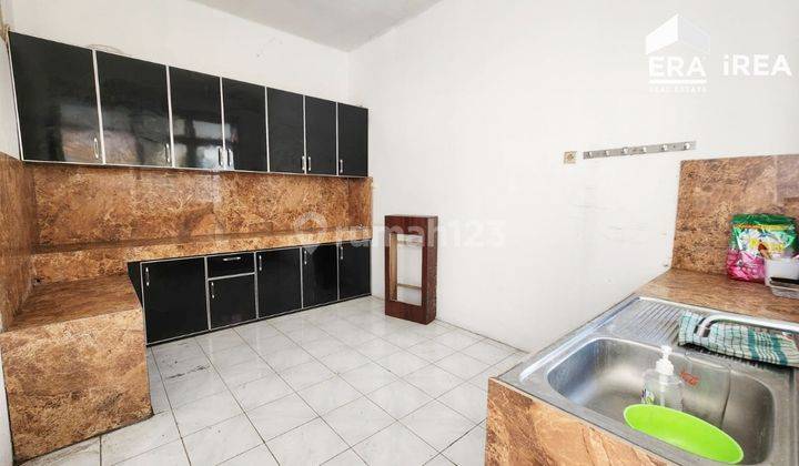 Disewakan Rumah 2 Lantai Furnished Deket Jih di Laweyan Surakarta 5