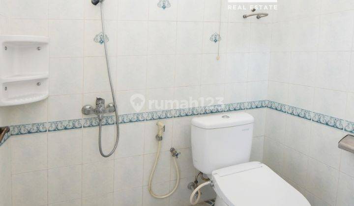 Disewakan Rumah 2 Lantai Furnished Deket Jih di Laweyan Surakarta 7