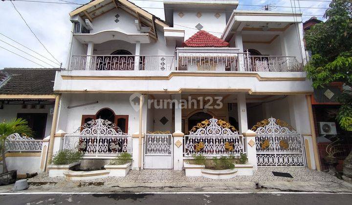 Beli 1 bonus 1. Rumah 2 Lantai dekat luwes kartosuro solo 1