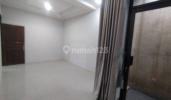 Rumah Hoek Murah Strategis di Mojosongo Solo Dkt Taman Jayawijaya 2