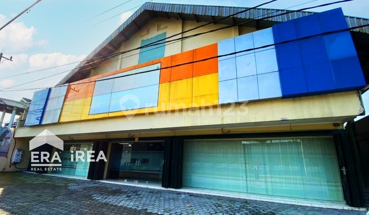 Warehouse in Cemani Grogol with container access, warehouse area. Warehouse in Cemani Grogol with container access, warehouse area.