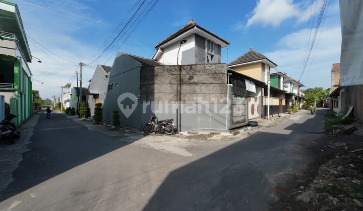 Rumah murah Hoek di Gentan Solo area luwes gentan 2